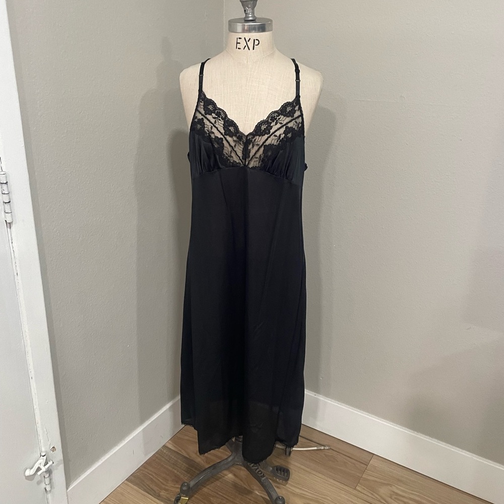 Vintage Black Nylon Hanes Slip Sz42
